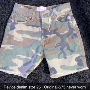 Camo revice denim shorts